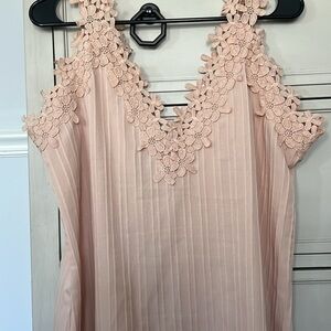 Delicate Pink Floral Lace Trim Tank